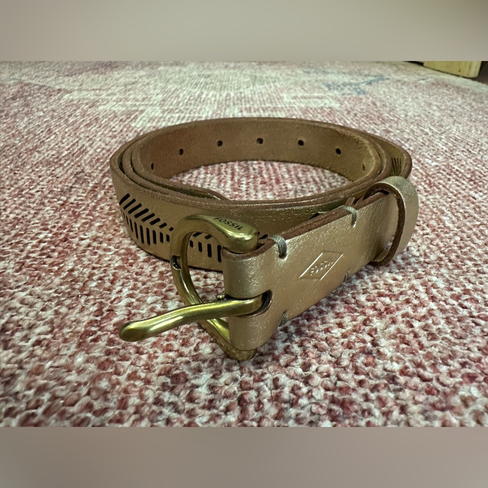 Fossil gold leather belt with gold buckle large - Picture 3 of 9